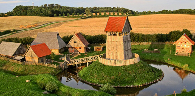 Turmhügelburg Nienthal © Gesellschaft der Freunde der mittelalterlichen Burg